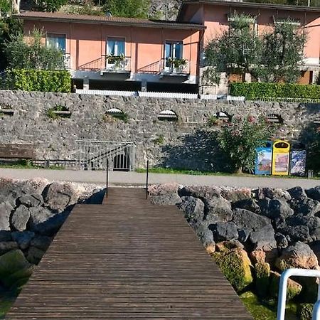 Villa Sul Lago Con Pontile Privato A Brenzone Sul Garda - Unique And Exclusive Buitenkant foto