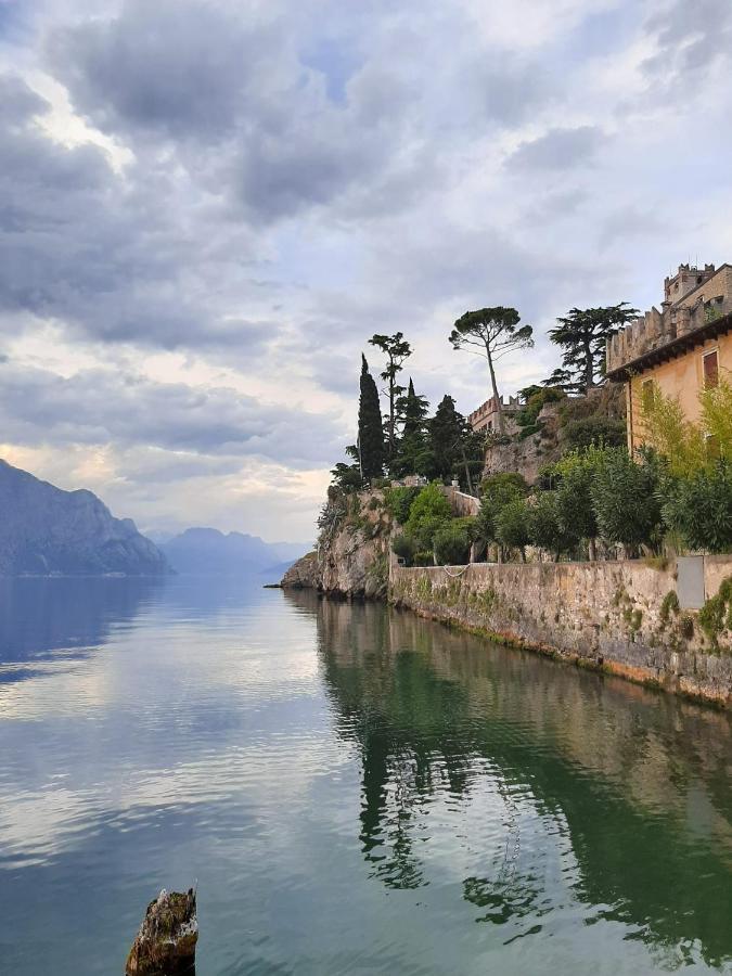 Villa Sul Lago Con Pontile Privato A Brenzone Sul Garda - Unique And Exclusive Buitenkant foto