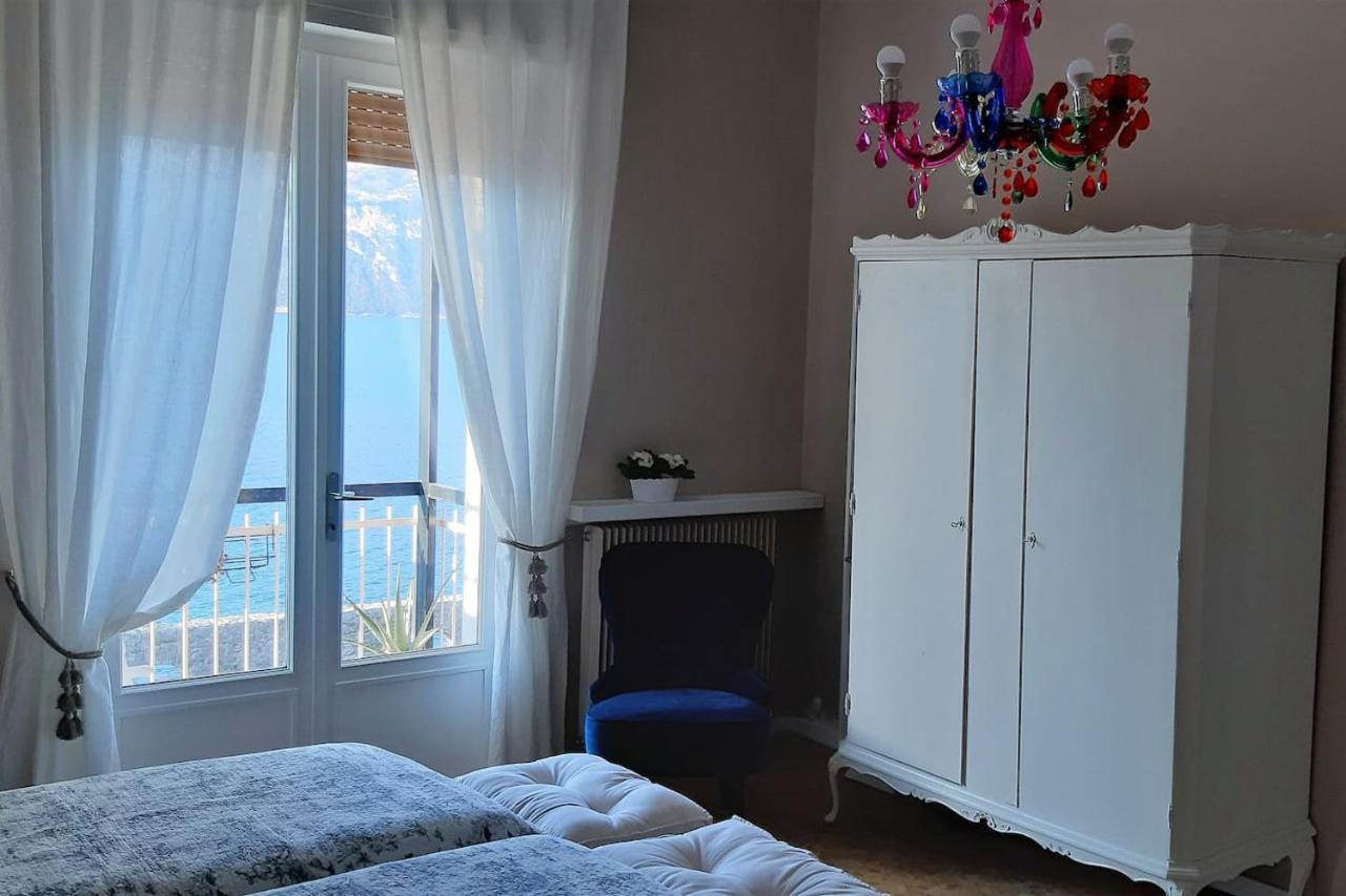 Villa Sul Lago Con Pontile Privato A Brenzone Sul Garda - Unique And Exclusive Buitenkant foto